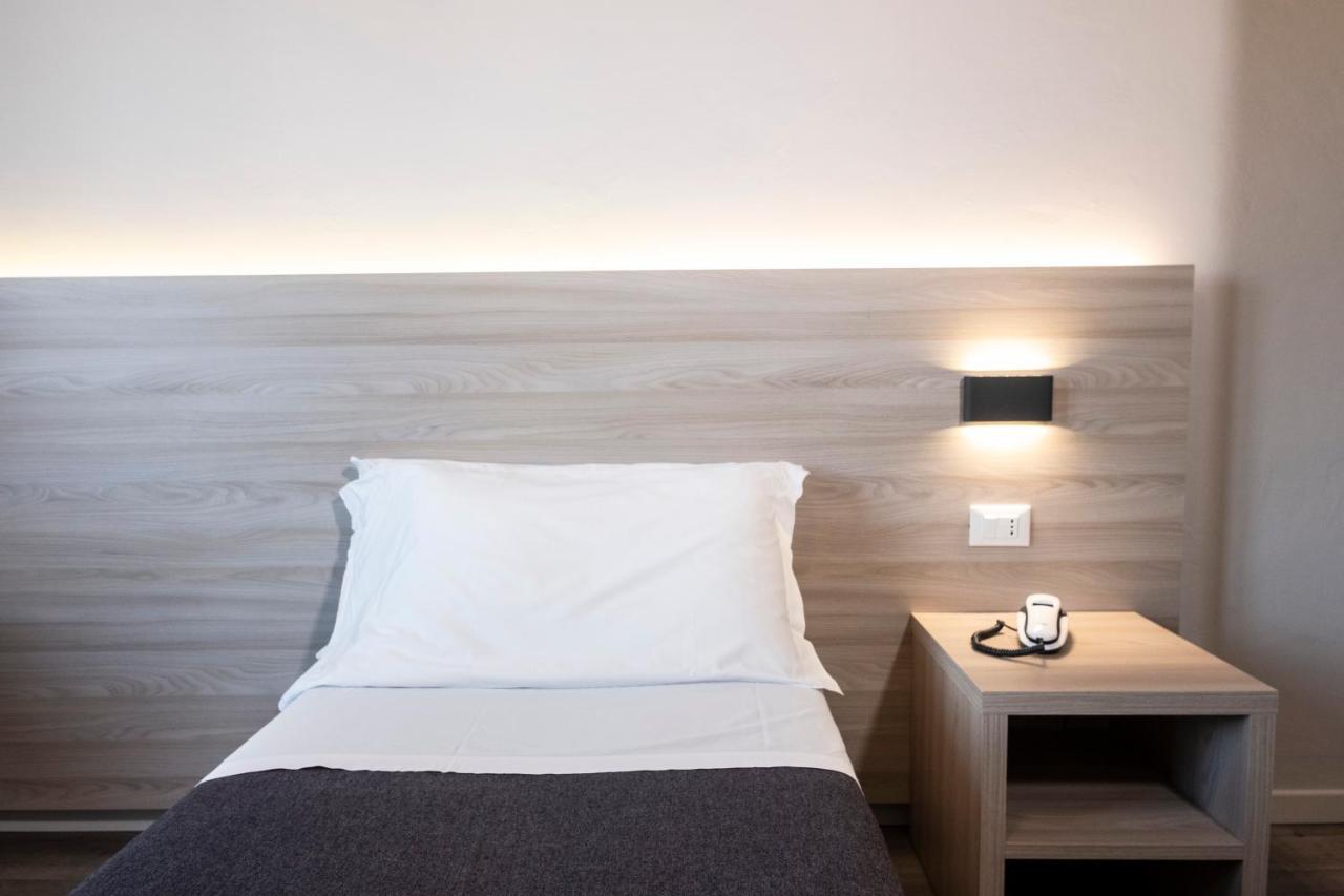Hotel Tirreno Эриче Экстерьер фото