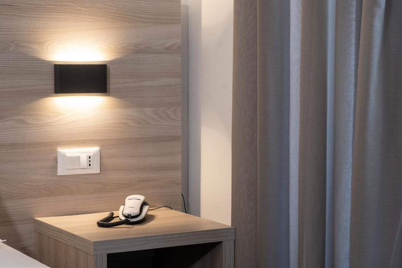 Hotel Tirreno Эриче Экстерьер фото
