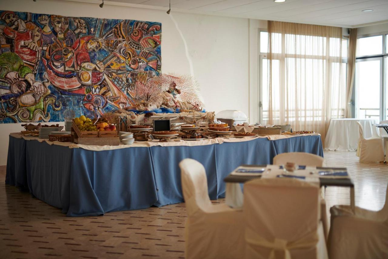 Hotel Tirreno Эриче Экстерьер фото